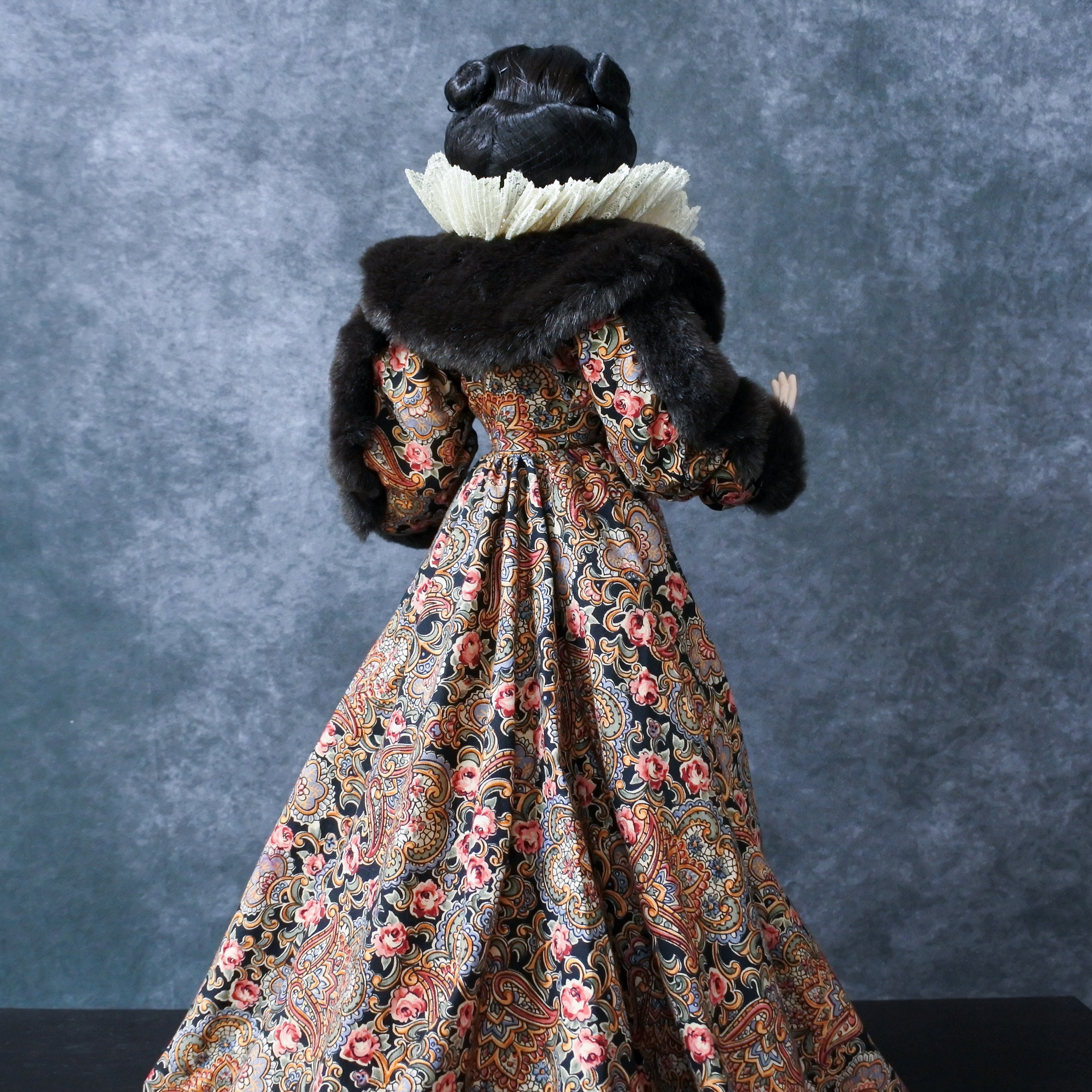 Vintage Franklin Mint Heirloom 23