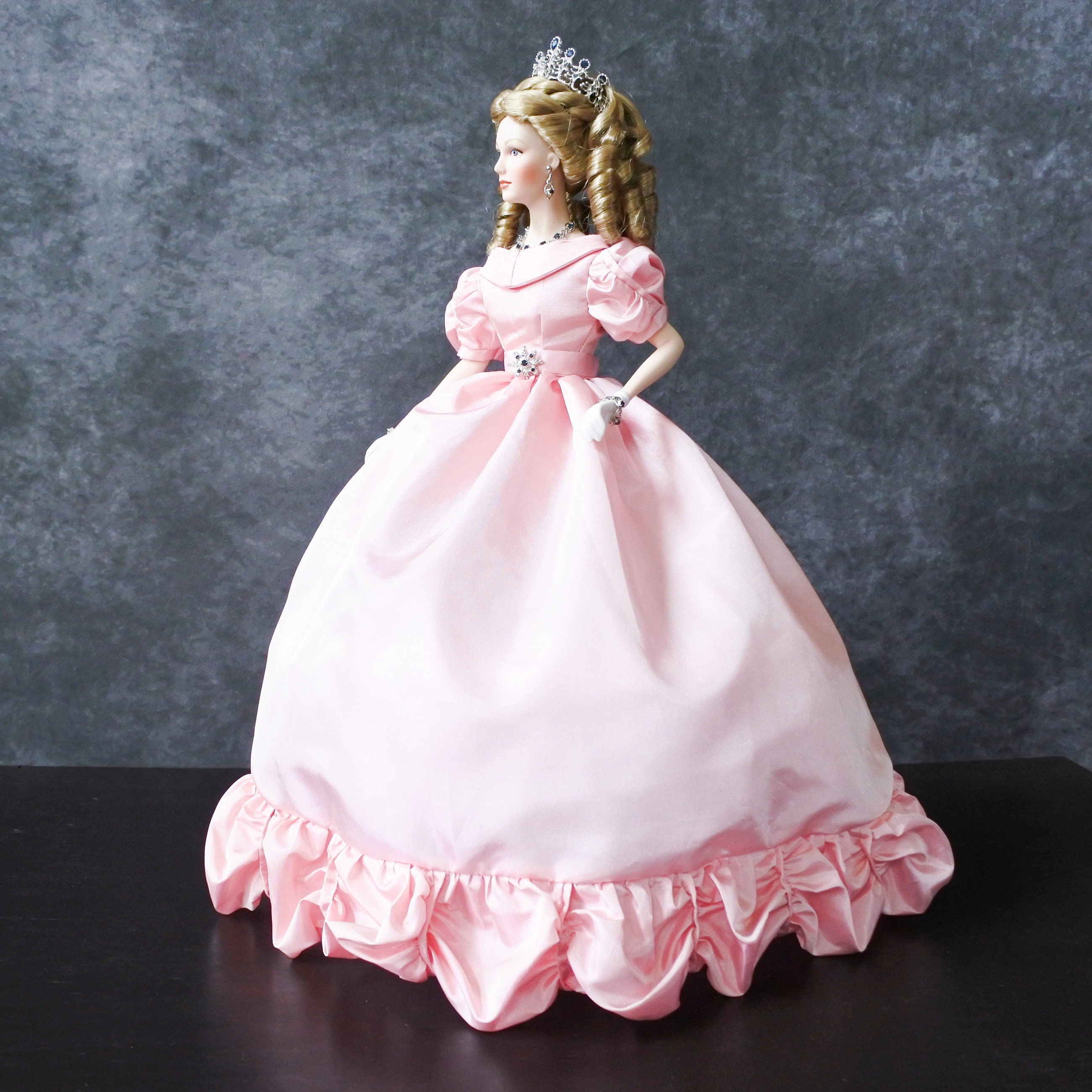 Vintage Franklin Mint Heirloom Grace Kelly Princess Ball of the