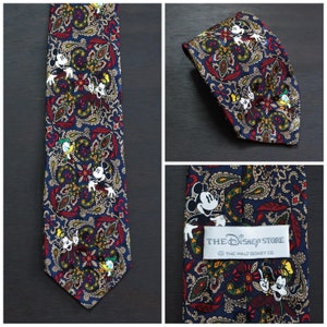 Vintage Disney 100% Silk Mickey Mouse Donald Duck Goofy Paisley Print Men&#39;s Neck Tie