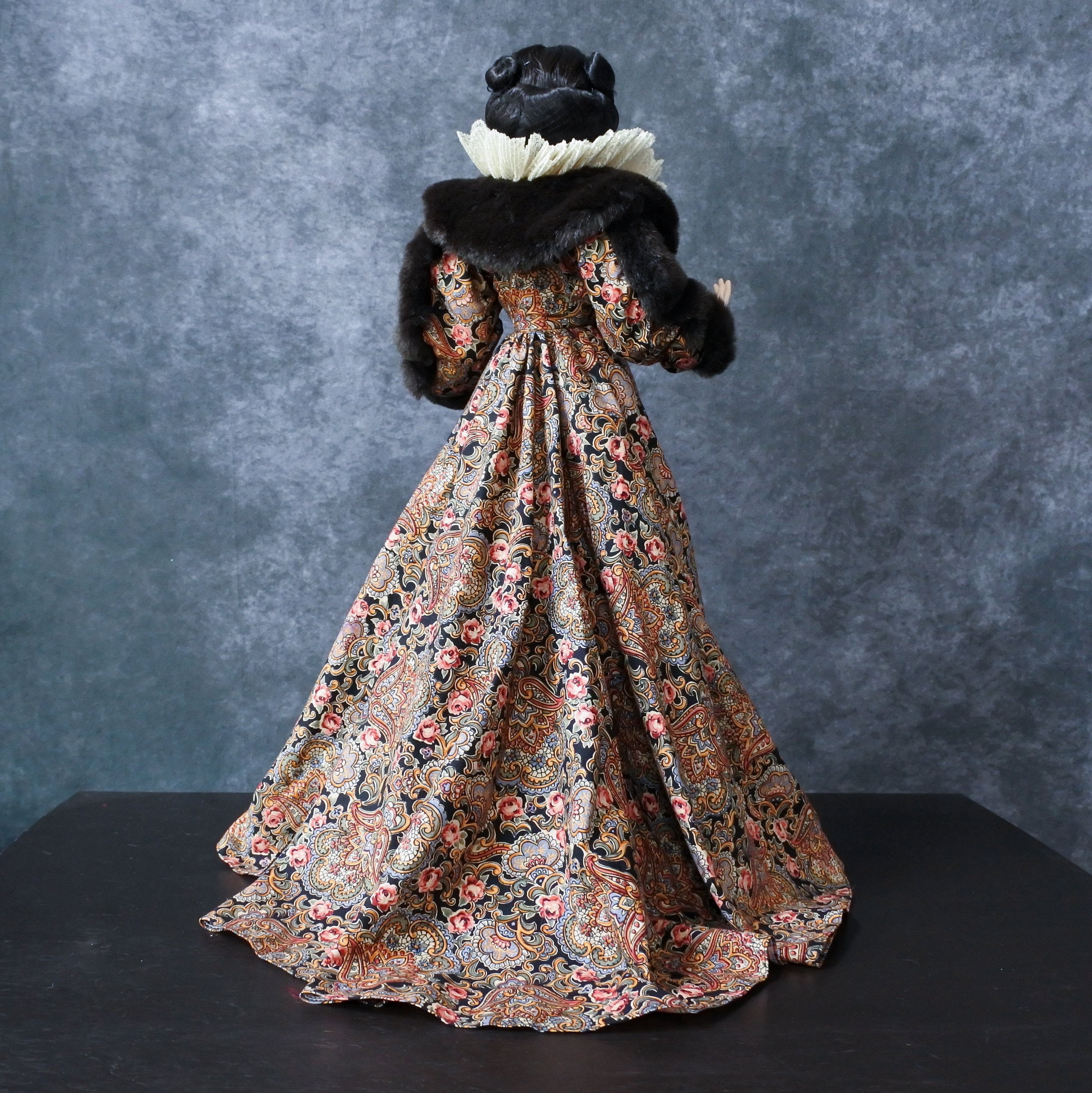 Vintage Franklin Mint Heirloom 23