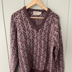 Oakton LTD Wool-Blend Purple Geometric Pattern V-Neck Sweater