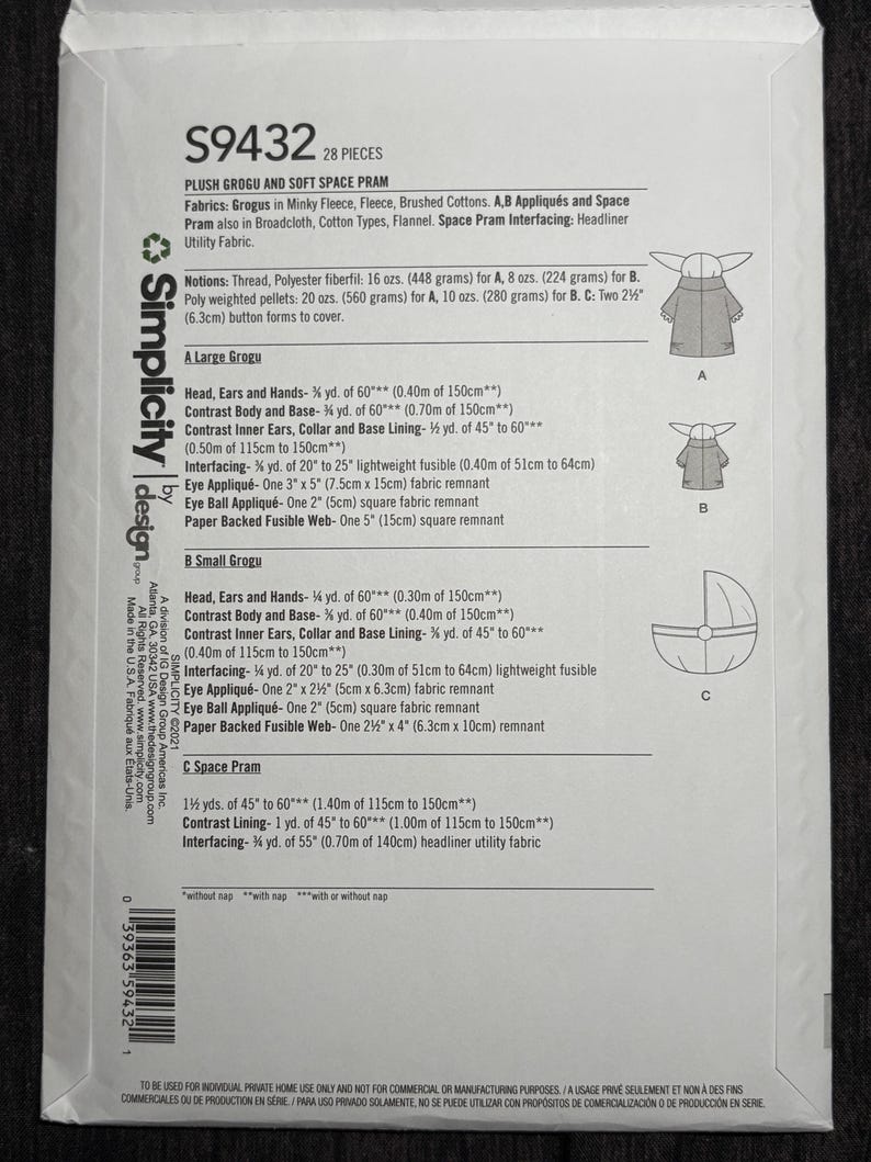 Puede incluir: Patr&oacute;n Simplicity S9432 para un Grogu de peluche y un cochecito espacial suave. Incluye requisitos de tela para Grogu y cochecito, con medidas en cm y gramos. Presenta diagramas de Grogu y cochecito.