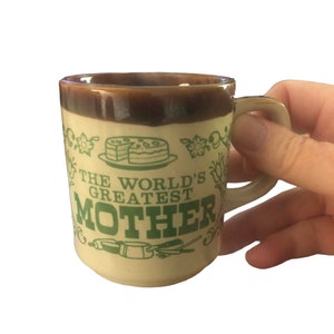 Vintage 1970s Drippy Brown Glaze On Beige & Avocado Green Graphics, “The World’s Greatest Mother”