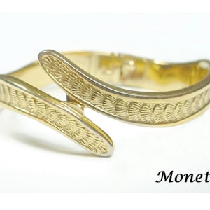 Vintage MONET Hinged CLAMPER Bracelet SHELL Design Wavy Bypass Style