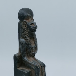 vintage goddess Sekhmet statue seated sculpture heavy stone 2 color made in Egypt