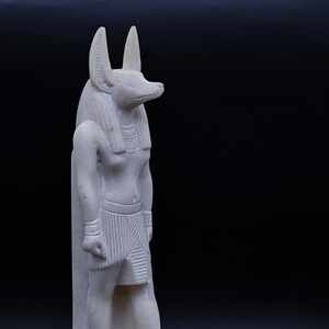 アヌビス像 - 古代エジプトの神アヌビス - ソリッドレッド花崗岩 アヌビス像 - 古代エジプトの神アヌビス - ソリッドレッド花崗岩