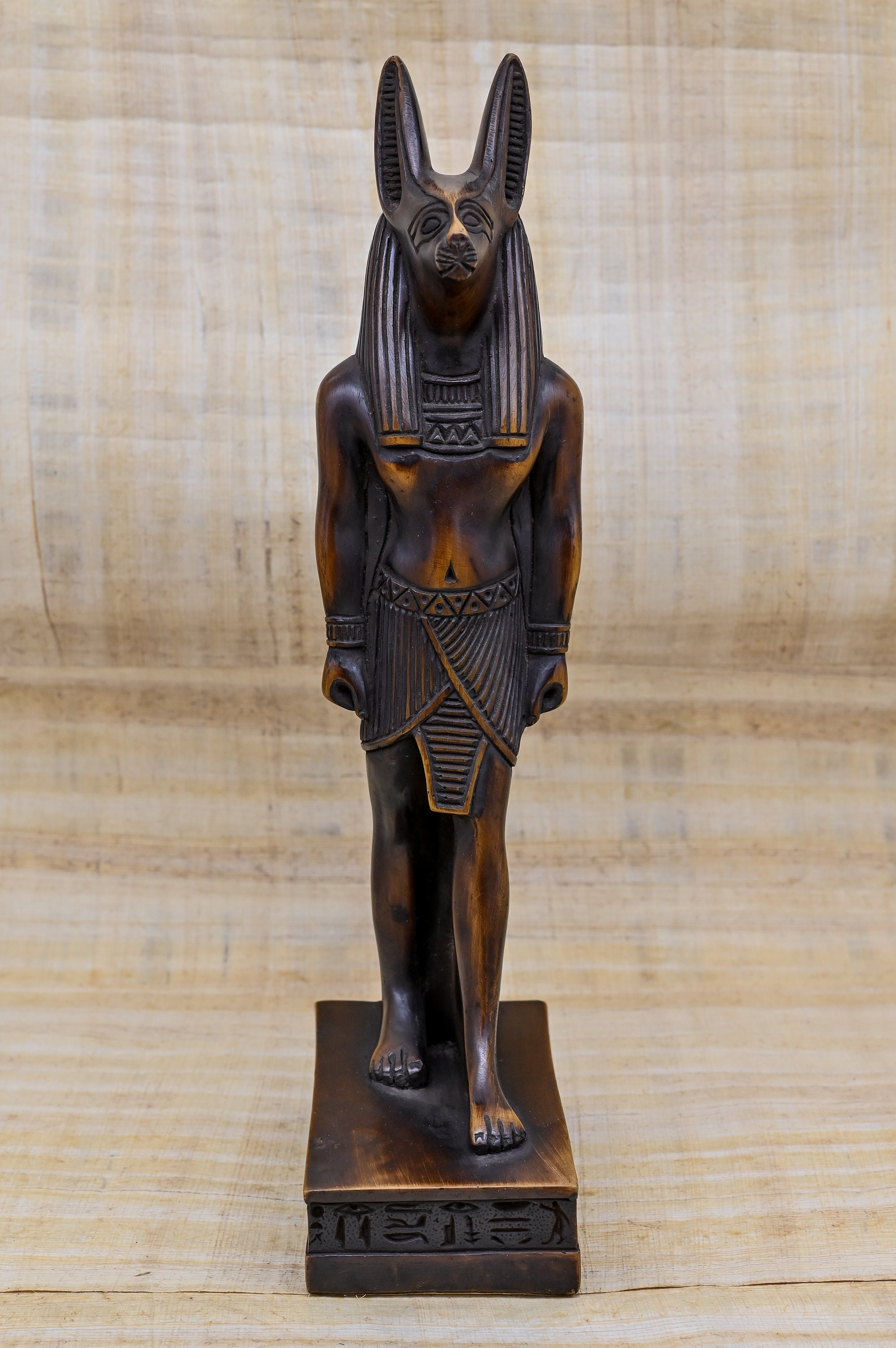 エジプトで作られたユニークな古代エジプトの死者の神アヌビス像