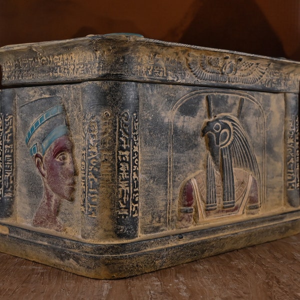 Superbe boîte à bijoux Néfertiti unique - Horus - En pierre martelée - Notre produit est fabriqué avec l'esprit égyptien