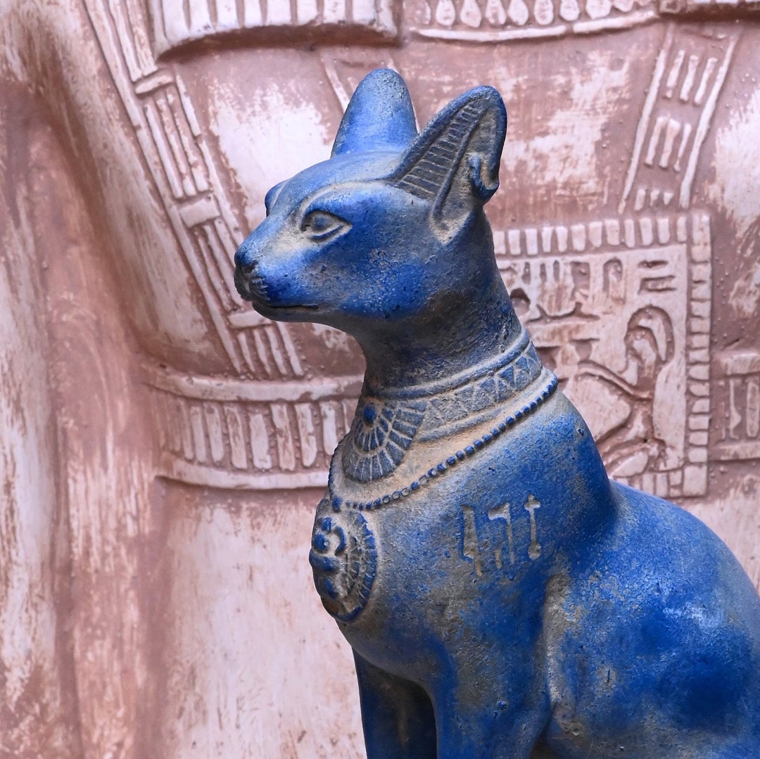 Ancient Egyptian Cat BASTET GODDESS of Protection With the Scarab and