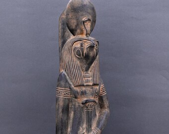 エジプトのホルス神像：守護の石神 - Etsy 日本