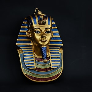 Tutankhamun&#39;s face golden mask to the king to hang on the wall-ancient Egyptian mythology-antiquities-handcrafted-unique-rare museum pieces