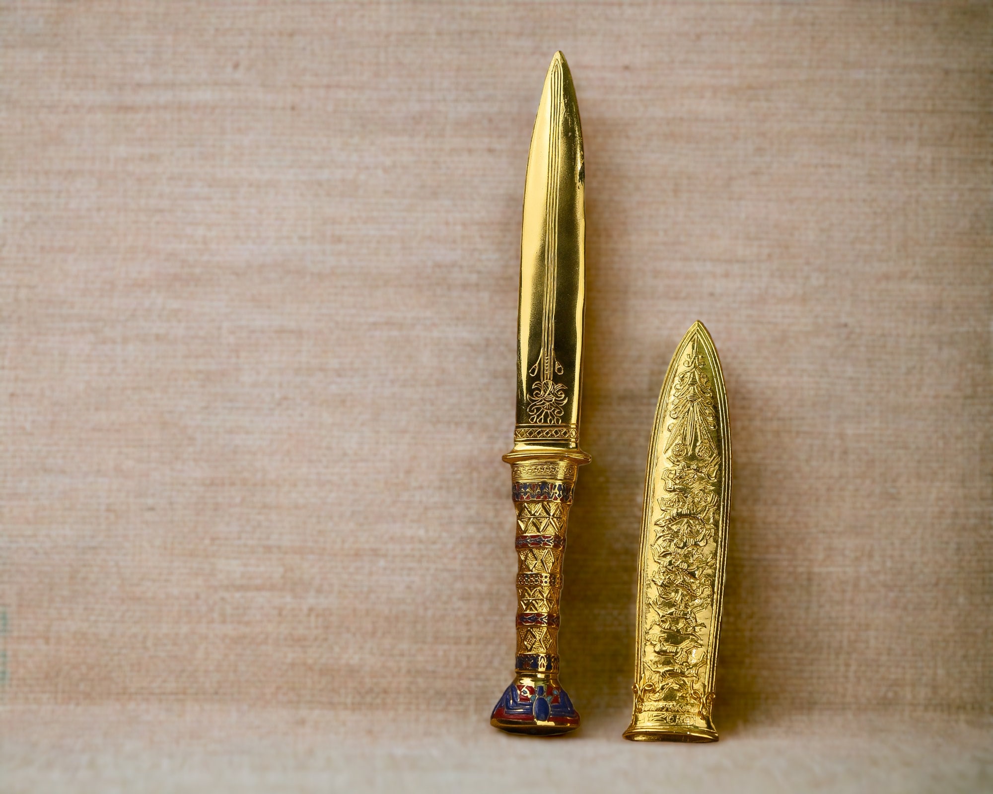 Golden dagger of king one of the important piece of the treasure of Tutankhamun-Replica-Handmade antique copper inlaid with stone gold plate