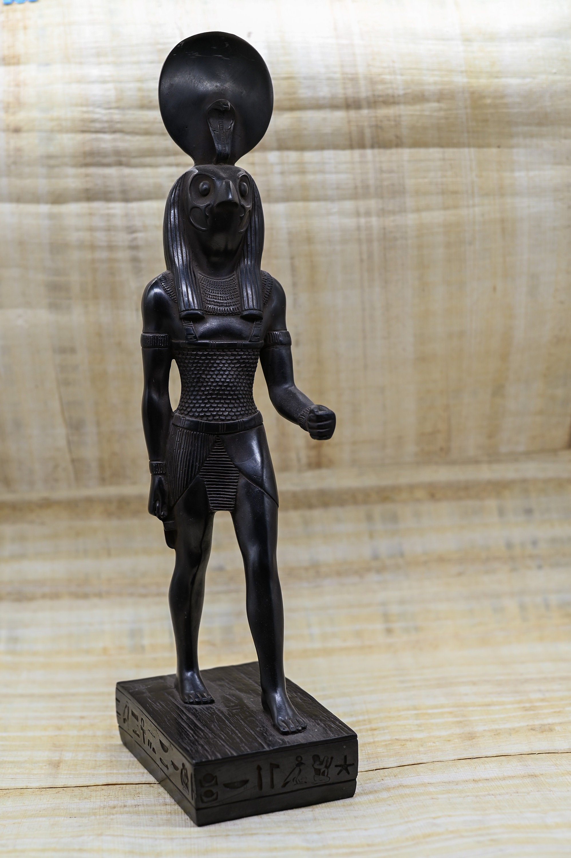 エジプトのラー像：古代太陽神祭壇のレプリカ - Etsy 日本