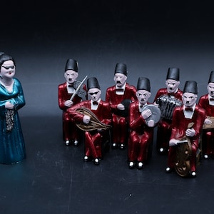 Egyptian om kolthoum and her band