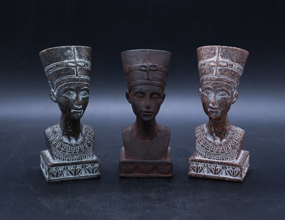 エジプトのネフェルティティ女王の像 エジプト製の3色の花崗岩 - Etsy 日本 