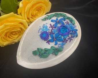 Woman's Silk Embroidery Kippah - Fascinator - Blues, Green, Ivory, Cream - Yarmulke for Women - She•ppah - Sheppah