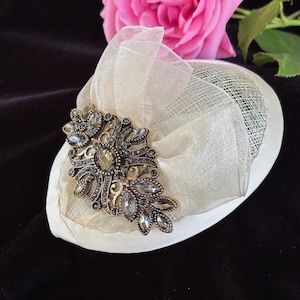 Woman&#39;s Kippah - Fascinator - Ivory - Shabbat - Yarmulke for Women - Head Covering - She•ppah, Sheppah