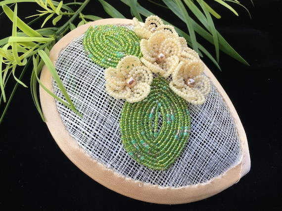 New handmade white color beaded floral design wedding hairpiece / kippah Fancy Kippah - Etsy main image 4