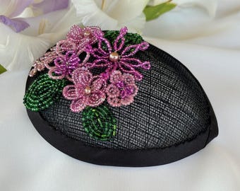 Keppeltje voor dames - Fascinator - Zwart, roze - keppeltje voor dames - kralenbloemen - handgemaakt - draad - vleermuis mitswa - she•ppah