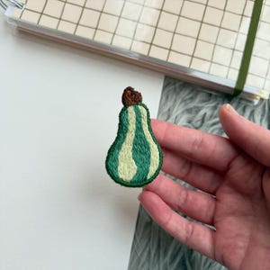 Hand Embroidered Green Gourd Patch (Iron on)