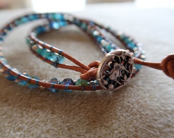 Blaues Leder Wickelarmband für Frauen, blaue tschechische Perlen, Hill Tribe Silber Southwest Style Leder perlenarmband