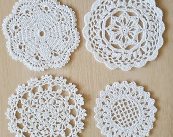 Set of 4 pieces crochet White doilies