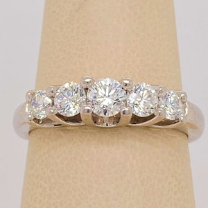 14K White Gold Diamond Ring