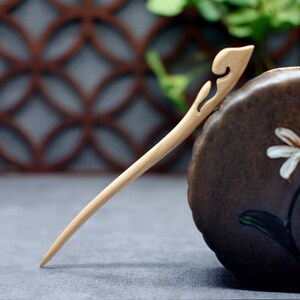 Handmade Wooden Simple Hair Fork, Wooden One Prong Hair Stick, Wooden Minimalist Hair Sticks for Buns, Hair Accessories for Her, Mom Grandma
