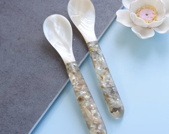 Personalized Mother of Pearl Caviar Spoon, Handmade Caviar Spoon, Sugar Coffee Scoop, Caviar Spoon, Shell Utensils, Pisces gift - SP008