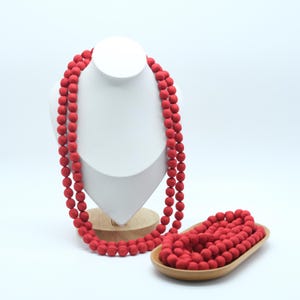 Red Handmade Elegant Long Silk Beaded Necklace for Women, Unique Style Silk Bead Statement Piece, Lightweight And Colorful Fashion Jewelry