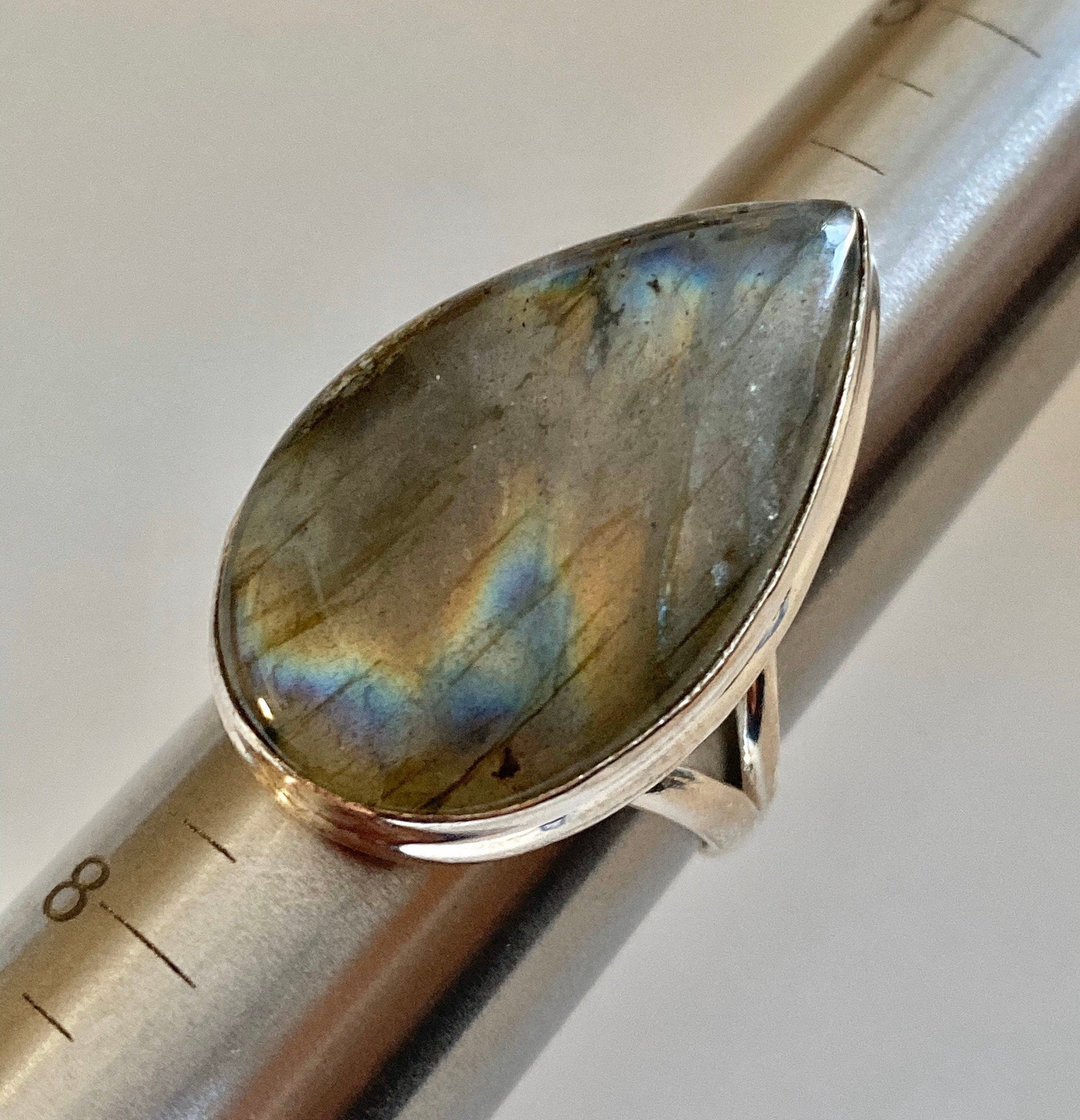 Stupefacente Pietra Labradorite 925 Argento Sterling Fatta Anello Tutti Stupefacente Pietra Labradorite 925 Argento Sterling Fatta Anello Tutti