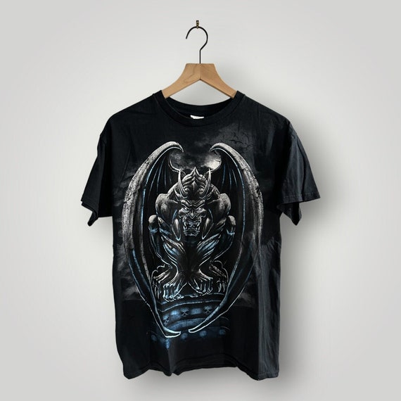 トップス gargoyles fire pattern T- shirt vintage VTG 90s Disney Gargoyles Stone By Day Warriors By Night T