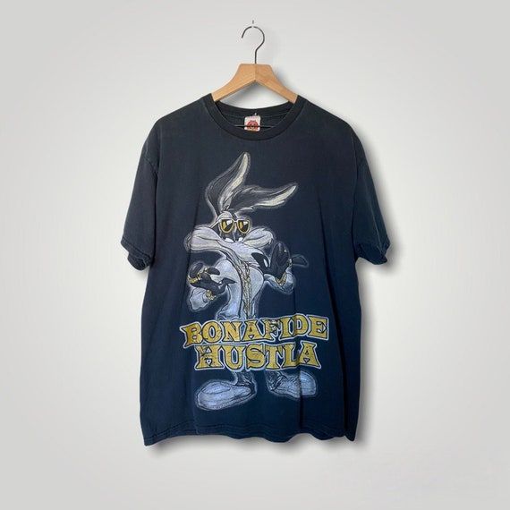 VINTAGE 90's Wile E. Coyote Shirt