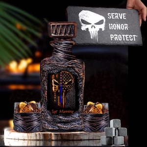 Juego de decantador de whisky personalizado con calavera de policía, billetera con monograma personalizado de policía, vasos de whisky escocés/diseño de lava, regalo de bar para él