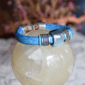 Women&#39;s Leather Bracelet, Easter gift, Gift for Her, Unisex bracelet Turquoise Leather, Turquoise & Silver