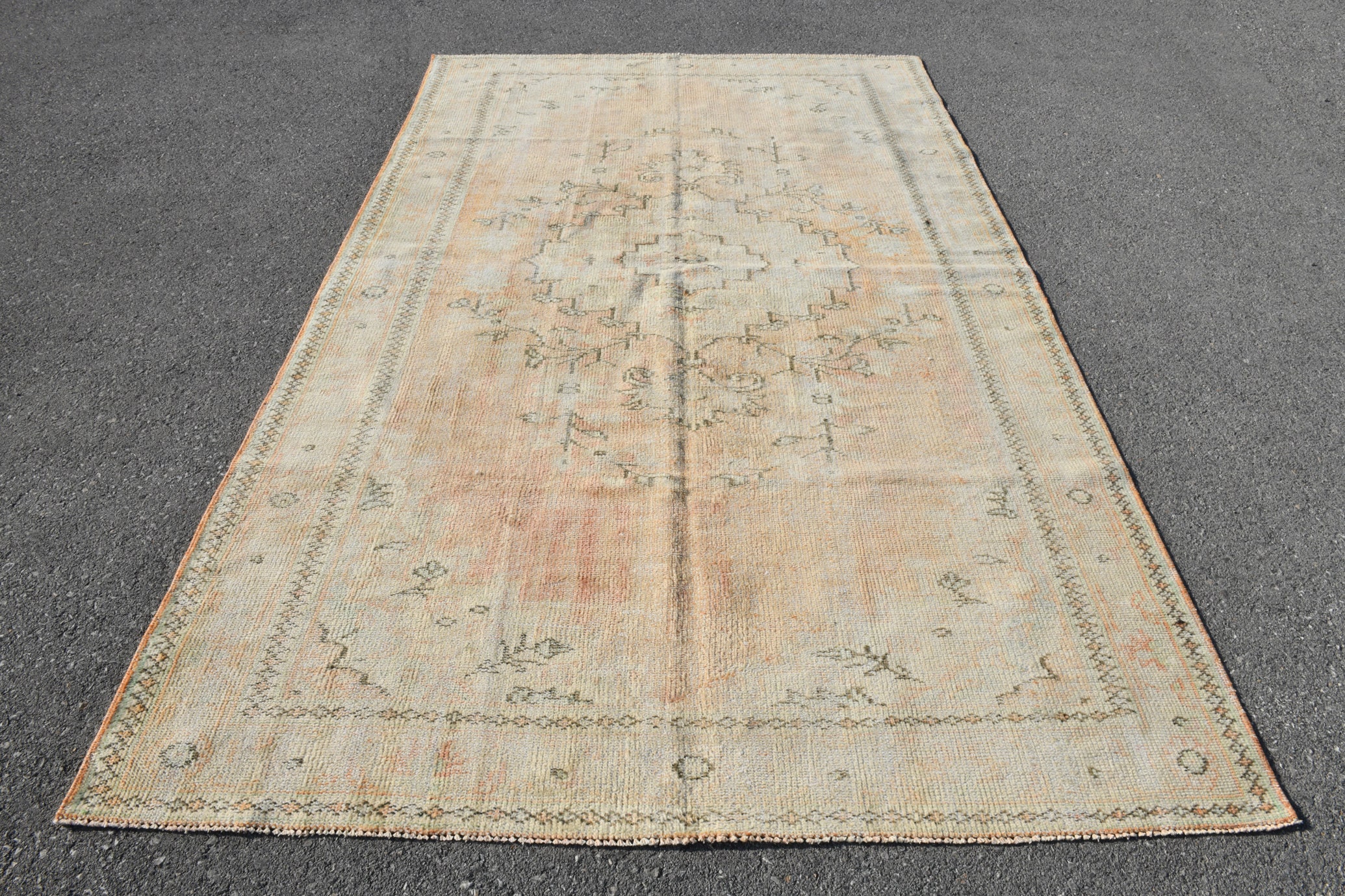 Turkish Vintage Wool Rug, Handmade Anatolian Area Rug - Bedroom, Office, Kitchen Rug