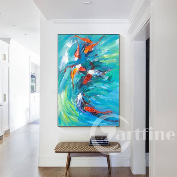 オリジナルのカラフルな鯉の絵、青い壁アート、風水魚の抽象的な壁