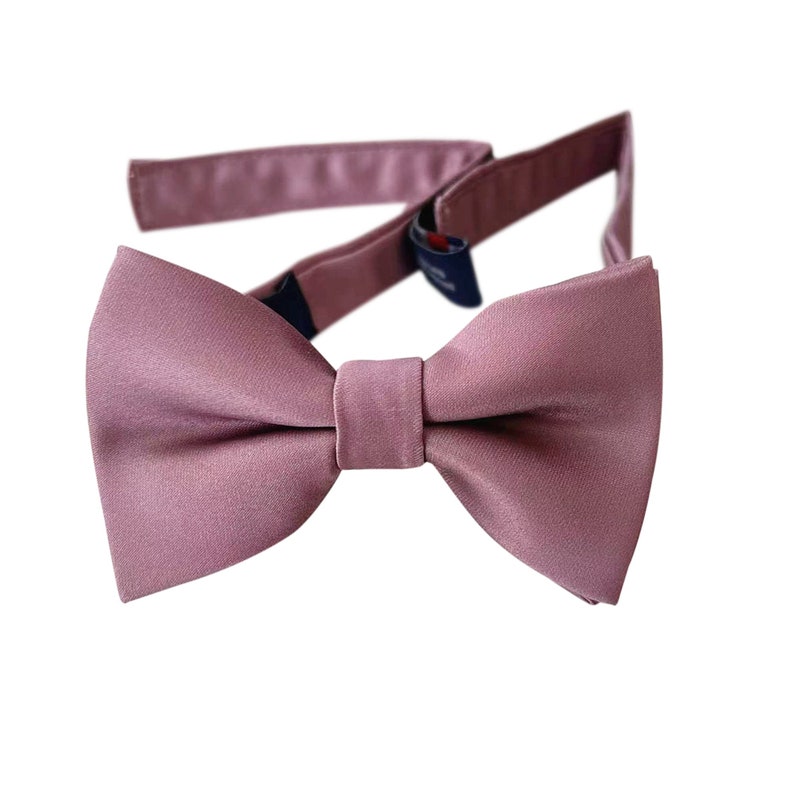 pale mauve tie