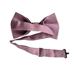 pale mauve tie