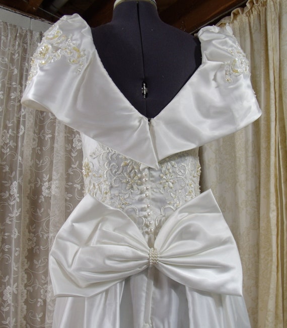 Elegant 1980's White Ball Gown, Size 12, Vintage - image 4