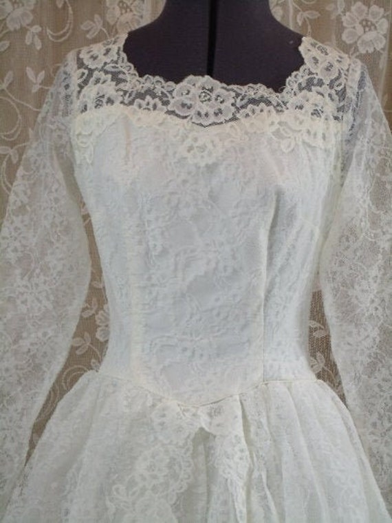 Beautiful 1950s Vintage Bridal Gown, White, Size 4