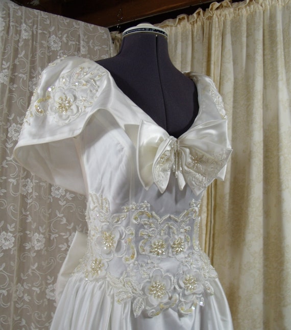 Elegant 1980's White Ball Gown, Size 12, Vintage - image 8