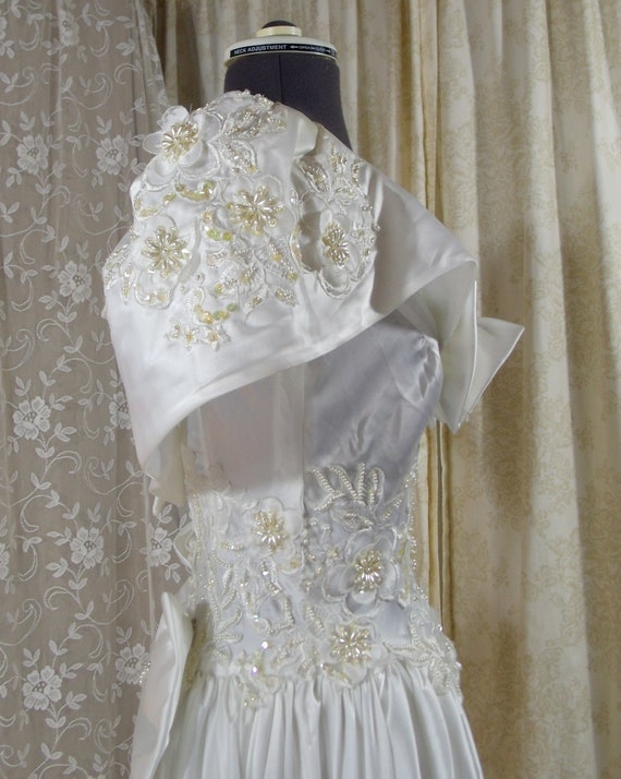Elegant 1980's White Ball Gown, Size 12, Vintage - image 5