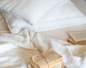 Modern pure linen bedding set supernatural for sensitive skin. organic stonewashed breathable and high quality fabric Anti-allergic