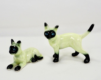 Hagen Renaker Miniatures Cats Siamese with Black Face and Feet (set of 2)