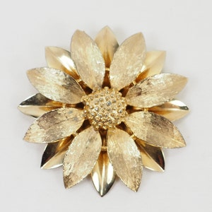 Vintage Brooch Sarah Coventry Estate Jewelry Gold Flower Pin