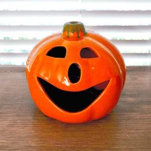 Vintage Ceramic Jack-O&#39;-Lantern Pumpkin Luminary – Smiling Halloween Candle Holder, 6&quot; Fall Decor