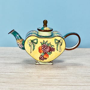 Vintage Kelvin Chen - Etsy display picture 1