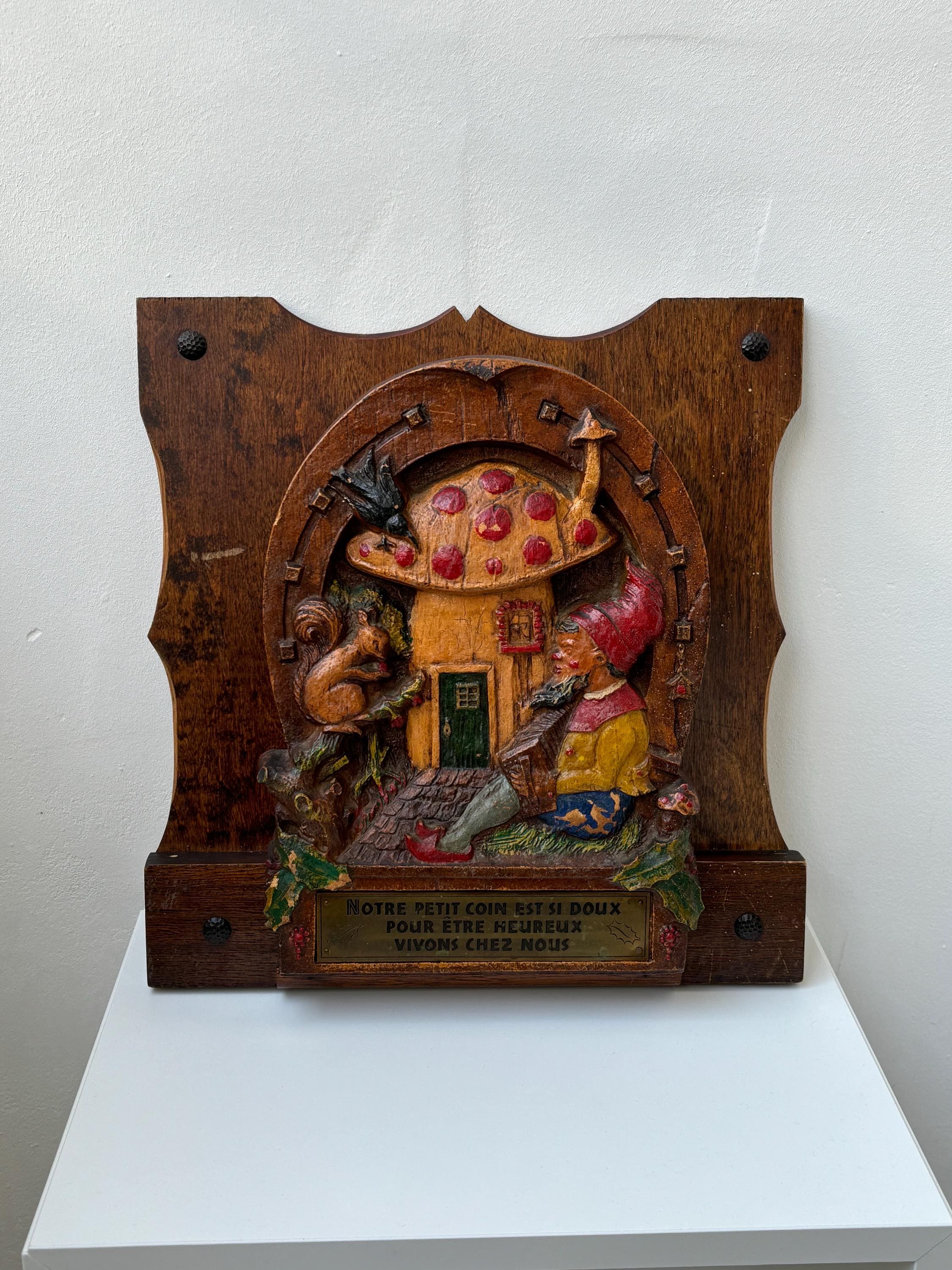 Porte-Revues Ancien En Bois Sculpté Fait Main, Porte-Revues Mural, Gnome Nain