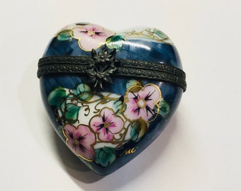Vintage hand painted Limoges French porcelain heart shaped box